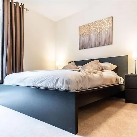 Grand Canal 2 Bedroom Flat * Dublin