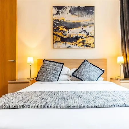 Grand Canal 2 Bedroom Flat