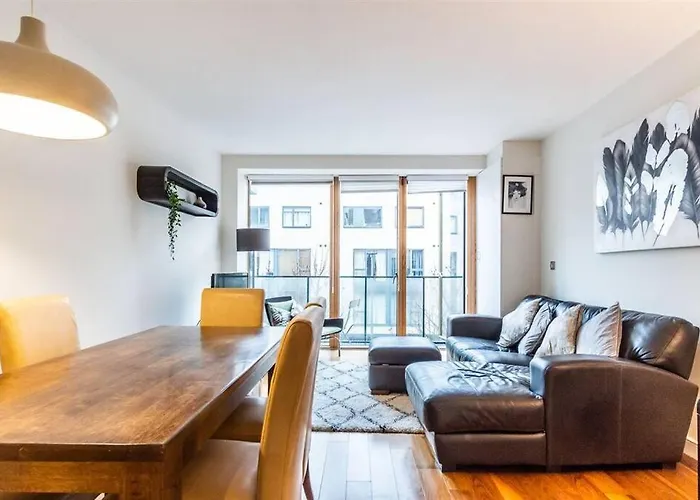 Grand Canal 2 Bedroom Flat * Dublin